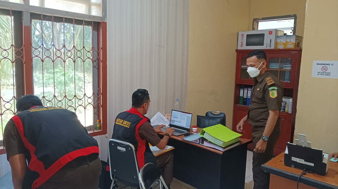 Kantor Bawaslu Morowali Digeledah Penyidik Kejati Sulteng